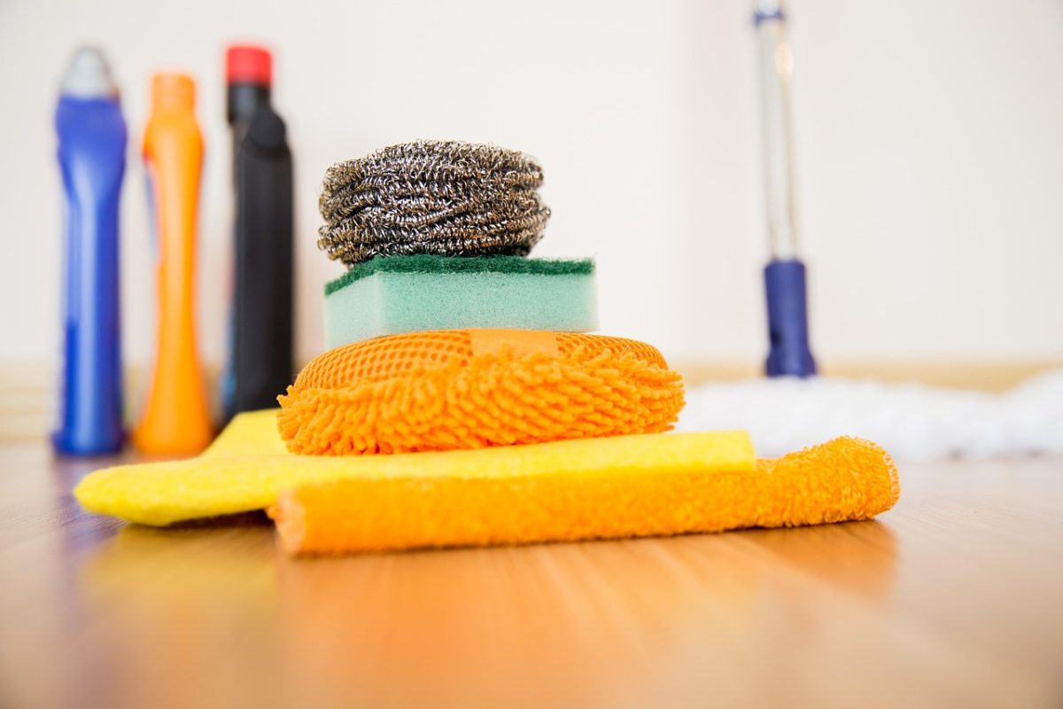 Gutter Cleaning in Bettendorf: Essential Maintenance for Protecting Your Home Year-Round